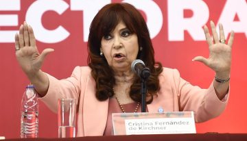 Milei firma un proyecto que puede impedir la candidatura de Cristina Kirchner