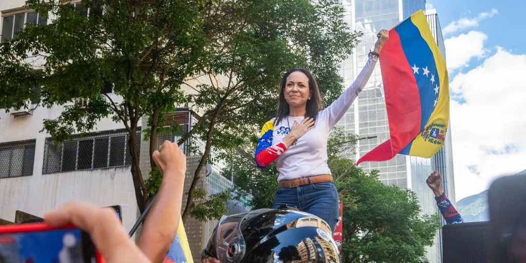 La oposición de Venezuela acusa a Maduro de consumar un «golpe de Estado»