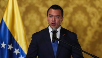 La Corte Constitucional de Ecuador anula los decretos de Noboa con los que encargó la Presidencia a su secretaria general