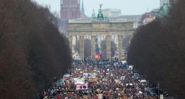 Multitudinaria manifestación exige en Berlín mantener el cordón sanitario contra la extrema derecha