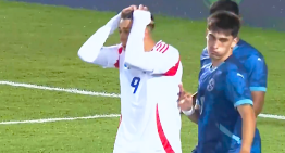 [VIDEO] Damián Pizarro tuvo increíble fallo en la derrota de Chile por el Sudamericano sub 20