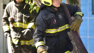 Bomberos controló incendio que afectó a cité en Santiago