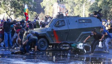 18-O: Carabinero que aplastó a joven entre dos «zorrillos» fue condenado a libertad vigilada