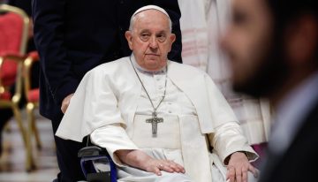 Cardenal Chomali realiza este domingo una misa por la salud del papa Francisco