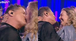 Puro amor: El romántico beso de Carlos Vives y su esposa en Viña 2025