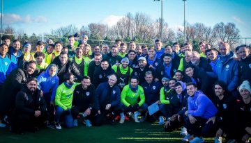 En el año de su centenario: Bolívar hizo su pretemporada en Manchester y recibió la visita del City