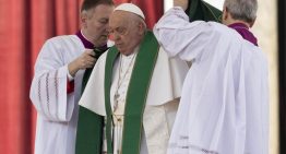 El papa tiene una «neumonía bilateral» y su estado clínico es «complejo»