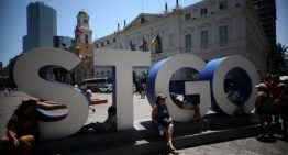 Municipio giró letrero STGO ubicado en Plaza de Armas