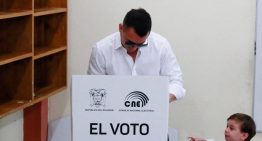 Noboa revalidaría la Presidencia de Ecuador en la primera vuelta electoral, según las encuestas a pie de urna