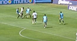 [VIDEO] La falta contra Aquino en el área de Huachipato que derivó en penal para Colo Colo