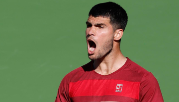 Carlos Alcaraz evitó la sorpresa en Indian Wells y se impuso con holgura a Halys