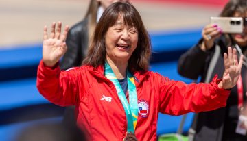 La tenimesista Tania Zeng fue homenajeada en la previa del partido entre Iquique y Unión Española