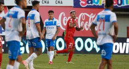 Ñublense amargó a U. Católica con un agónico empate en Chillán