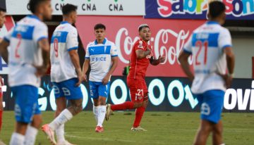 Ñublense amargó a U. Católica con un agónico empate en Chillán