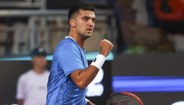 Tomás Barrios avanzó a octavos del Challenger de Santiago tras gran remontada