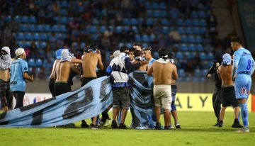 Duelo de Iquique y U. Española fue suspendido por invasión de hinchas