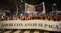 Masiva marcha de antorchas por la salud del papa en Buenos Aires