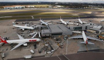 El aeropuerto de Heathrow en Londres cierra debido a un incendio en una subestación eléctrica