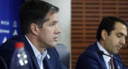 En votación dividida: Michael Clark se mantuvo como presidente de Azul Azul