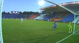 [VIDEO] ¡Osado! Arquero de Tucumán la sacó de la línea con un taco tras blooper ante Godoy Cruz