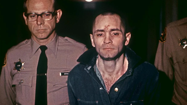 Charles Manson, fotografiado en 1971