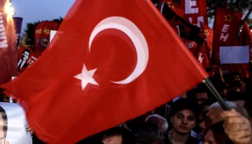 Turquía: Guerrilla kurda del PKK deja la lucha armada tras 40 años y 45 mil muertos