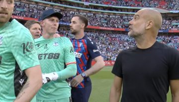 [VIDEO] Indignado: Guardiola tuvo encontrón con el portero de Crystal Palace
