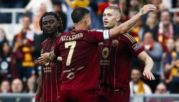 Roma batió a Fiorentina en la Serie A y sueña con clasificar a la Champions