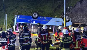 Tragedia en Chiguayante: Al menos tres muertos tras caída de bus en paso nivel