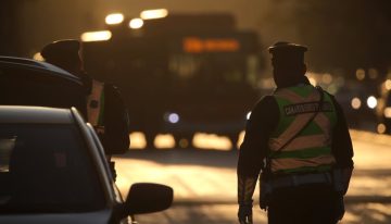 Conductor ebrio volcó en autopista Costanera Norte: Un muerto y cinco heridos