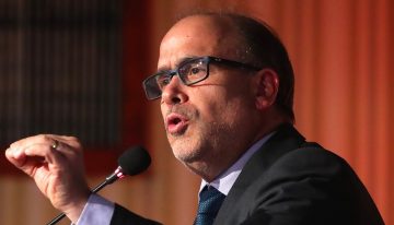 Tribunal Supremo de la DC declaró a Alberto Undurraga «cesado» como candidato presidencial