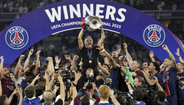 Luis Enrique encabezó la celebración de PSG tras obtener la UEFA Champions League en Múnich