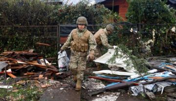 Continúa la remoción de escombros tras tornado que azotó a Puerto Varas