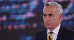 El político rumano de derecha radical Calin Georgescu anuncia su retirada