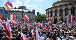 Duelo de marchas multitudinarias por la presidencia polaca en las calles de Varsovia