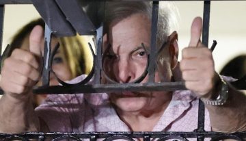 Martinelli lo hace otra vez: esquiva la justicia y se asila en Colombia