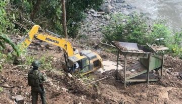 Una disidencia colombiana de la FARC mata a once militares en Ecuador