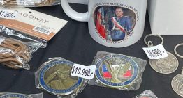 Venta de souvenirs sobre Augusto Pinochet pone en aprietos al Ejército de Chile