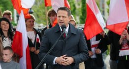 Polonia, dividida, prevé una victoria por la mínima en la segunda vuelta de las presidenciales