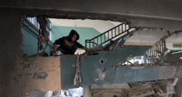 Un bombardeo israelí deja al menos 33 muertos en una escuela que albergaba a desplazados