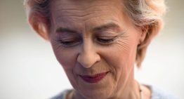 EE.UU. y la UE retoman el diálogo comercial tras la 'tregua' de Trump y Von der Leyen