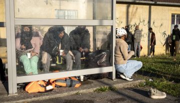 Francia despliega 4.000 agentes para controlar la inmigración en varias estaciones: «Los sin papeles no son bienvenidos»