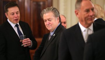 Bannon, el ideólogo de Trump, pide que Musk sea «deportado inmediatamente»