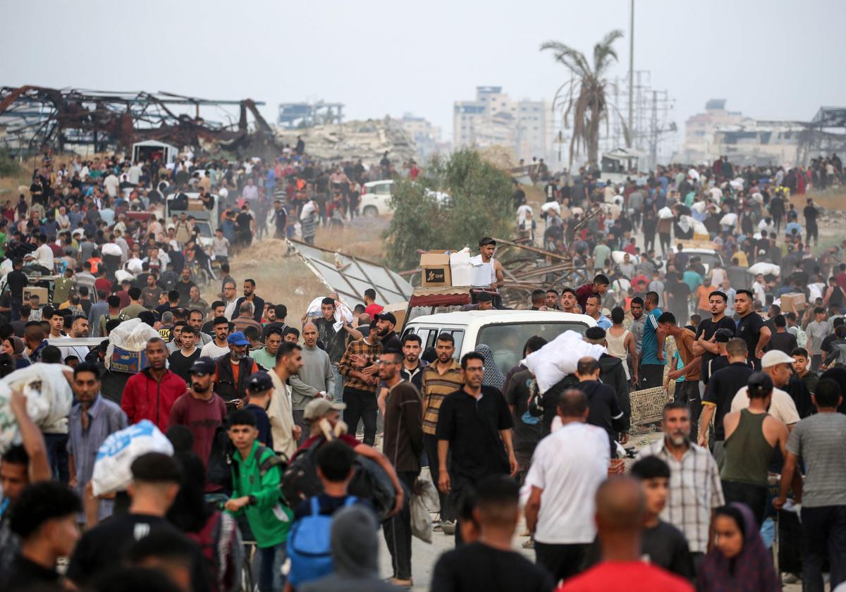 Médicos palestinos denuncian seis muertos en un ataque israelí cerca de un centro de distribución de ayuda en Gaza