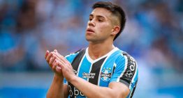 Alexander Aravena sumó minutos en la victoria de Gremio sobre Juventude en el Brasileirao