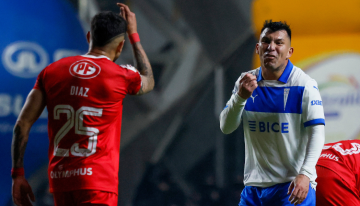 «Qué te crees, malo cu…»: El fuerte cruce de Gary Medel en la visita de la UC a La Calera
