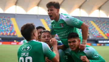 Audax Italiano venció en la agonía a Colo Colo y cerró la primera rueda como líder