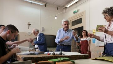 Italia vota en un referéndum para reducir de diez a cinco años el tiempo de residencia para obtener la nacionalidad