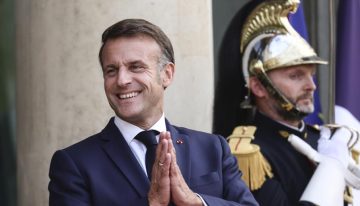 «Francia se hunde. Vámonos de vacaciones»