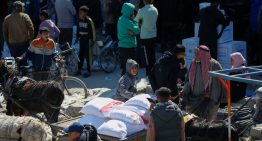 Denuncian la muerte de 21 palestinos en un punto de distribución de ayuda de la GHF en el sur de la Franja de Gaza